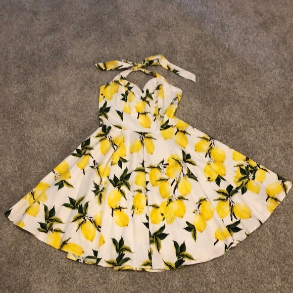 fedie Dresses & Skirts - Beautiful summer lemon print dress